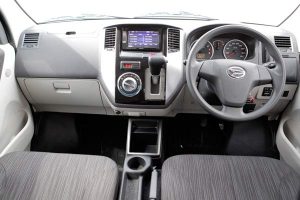 Daihatsu_Luxio_X_-02