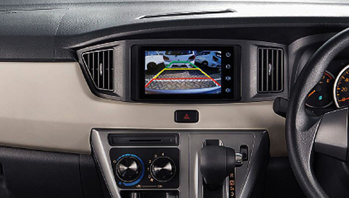 new-daihatsu-sigra-parking-assist