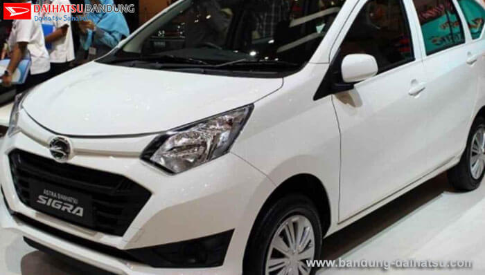 Perbandingan Honda Mobilio Bekas dan Daihatsu Sigra Baru