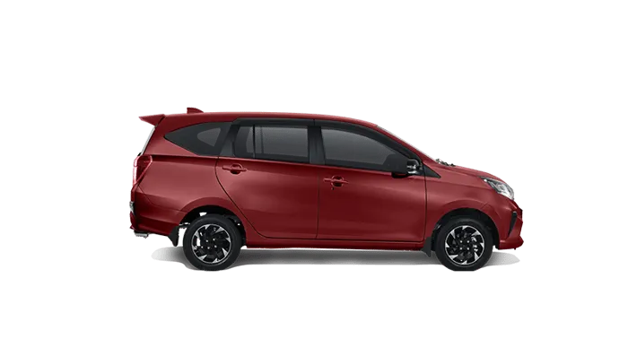 Daihatsu Sigra merah mengkilap diparkir di luar ruangan.