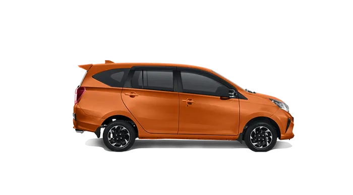 Mobil Daihatsu Sigra warna oranye menyala, tampak elegan dari sudut depan.